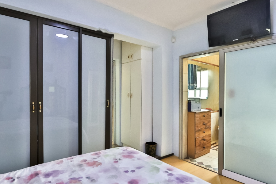 5 Bedroom Property for Sale in Gustrouw Western Cape